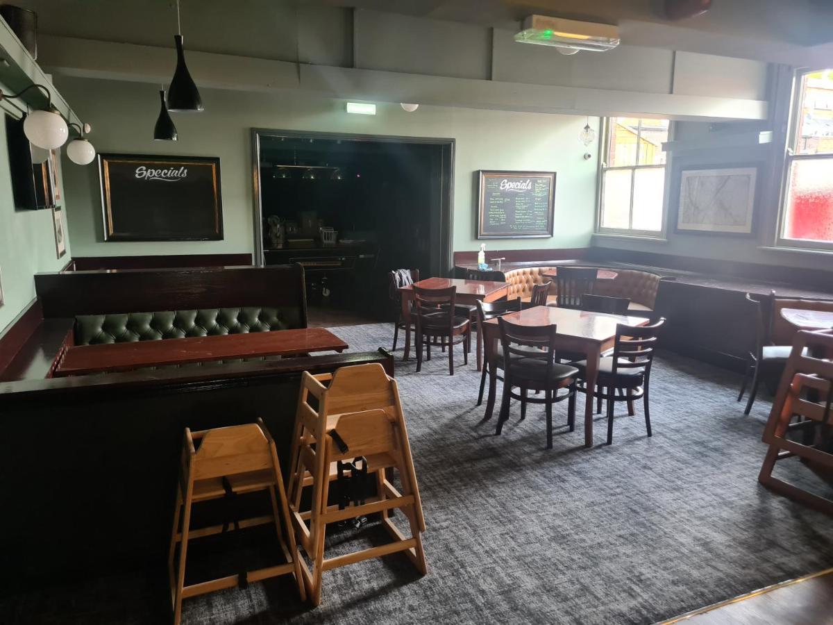 Hotel Hen House Cannock Esterno foto