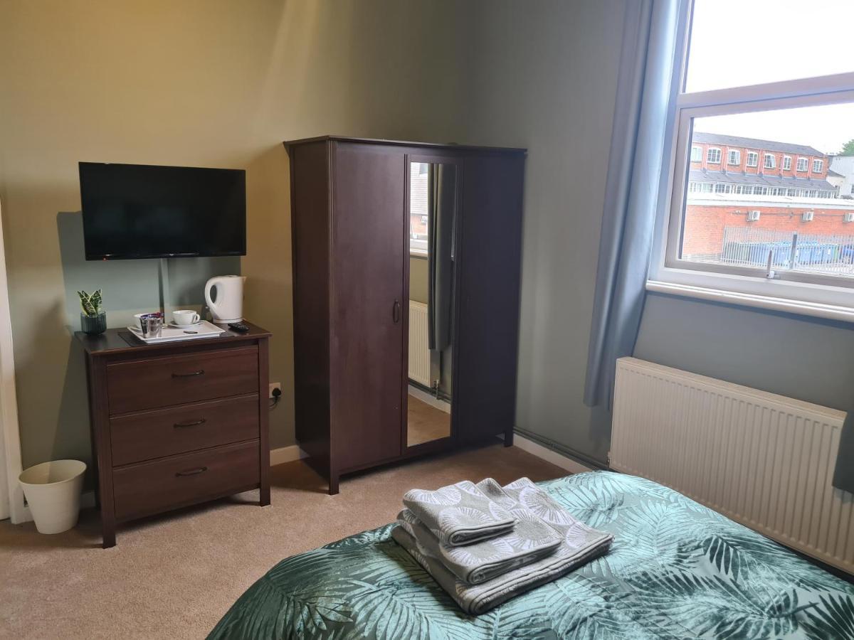 Hotel Hen House Cannock Esterno foto