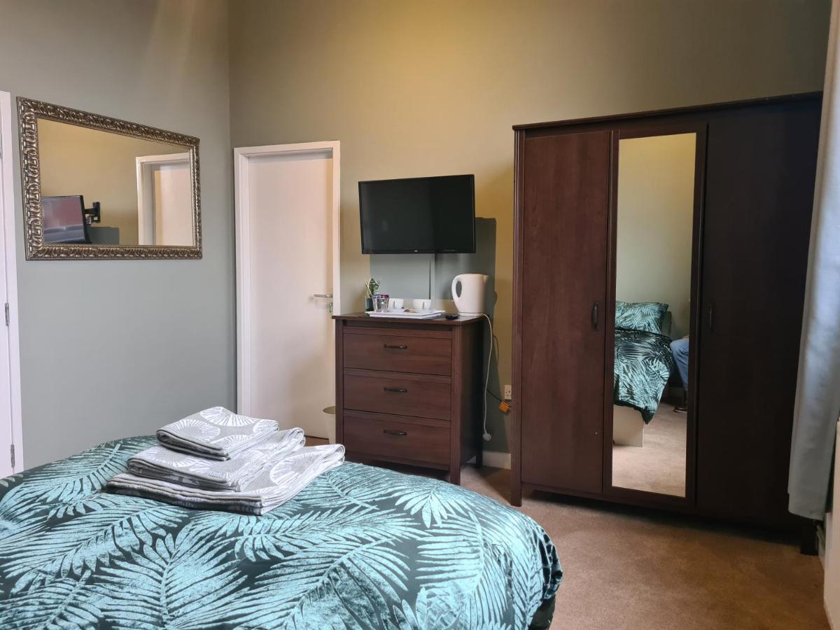 Hotel Hen House Cannock Esterno foto