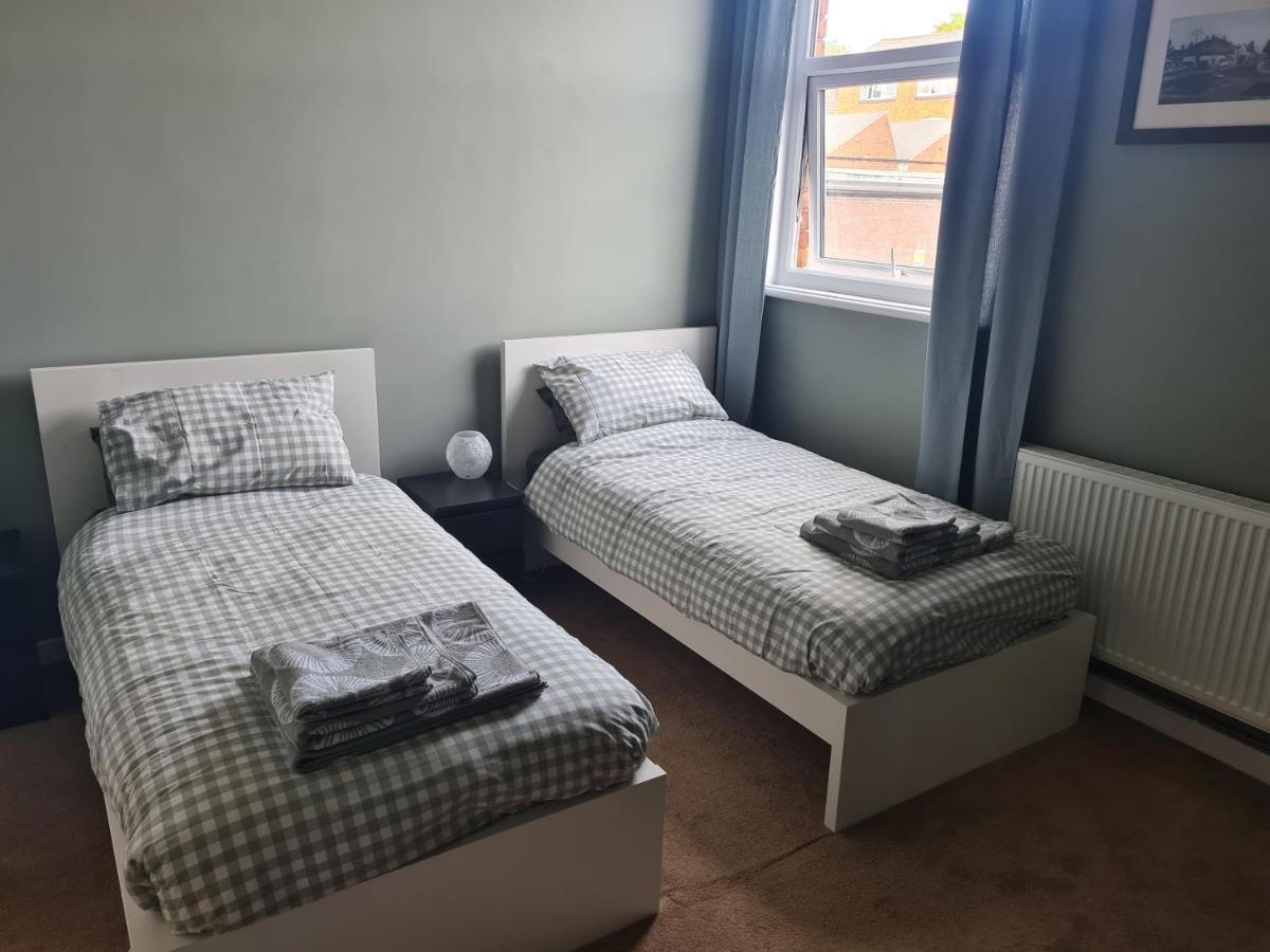 Hotel Hen House Cannock Esterno foto