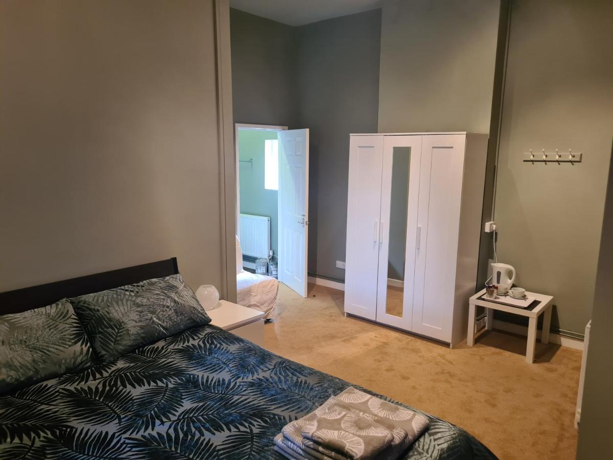 Hotel Hen House Cannock Esterno foto
